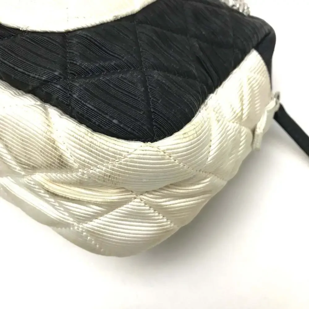 CHANEL Black Shoulder Bag - Picture 4 of 9
